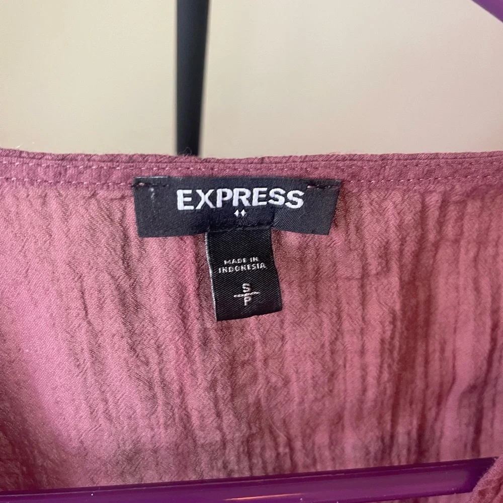 Express. Small. - Picture 3 of 3